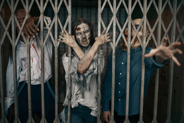 Zombie Hinter Den Gittern Des Fahrstuhls Todesfalle Tödliche Verfolgungsjagd Horror — Stockfoto