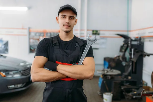 Auto Mechanic Wrench Tire Service Industry Business Technician Repairs Car — 스톡 사진