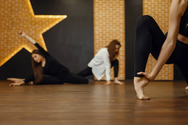 Zeitgenössische Tanzdarsteller Workout Studio Tanzausbildung Unterricht Modernes Ballett Eleganz Tanz — Stockfoto