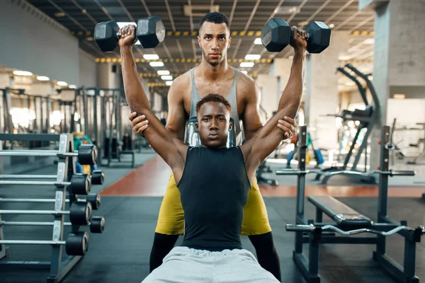 Two Men Doing Exercise Dumbbells Bench Training Gym Fit Workout — Stock Photo, Image