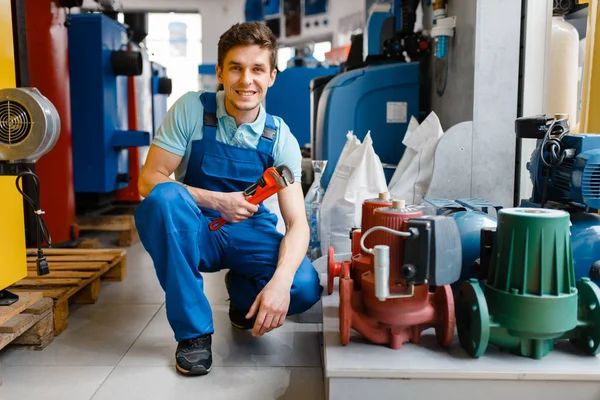Plumber Pipe Wrench Showcase Plumbering Store Man Buying Sanitary Engineering — Stock Photo, Image