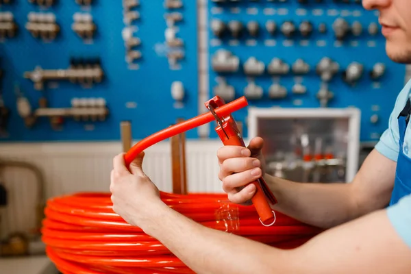 Plumber Uniform Cuts Plastic Pipe Showcase Plumbering Store Man Buying — 스톡 사진