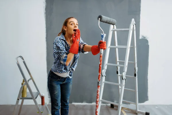 Surprised Young Woman Makes Home Repair Happy Female Person Doing — Stock Photo, Image