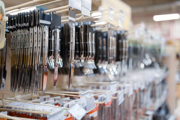 Louça Prateleira Closeup Loja Utensílios Domésticos Ninguém Casa Bens Mercado — Fotografia de Stock