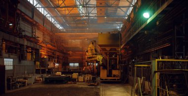 Çelik fabrikasının içi, metalürji veya metalcilik endüstrisi, fabrikada endüstriyel üretim