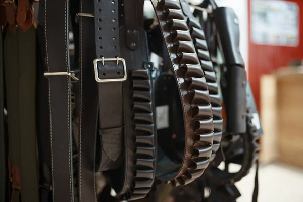 Cintos Munições Fechados Vitrine Loja Armas Ninguém Euqipment Para Caçadores — Fotografia de Stock