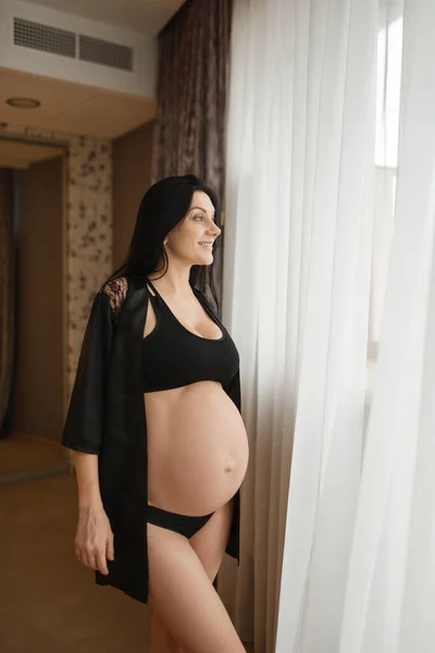 Mujer Embarazada Con Vientre Pie Dormitorio Casa Embarazo Calma Período — Foto de Stock