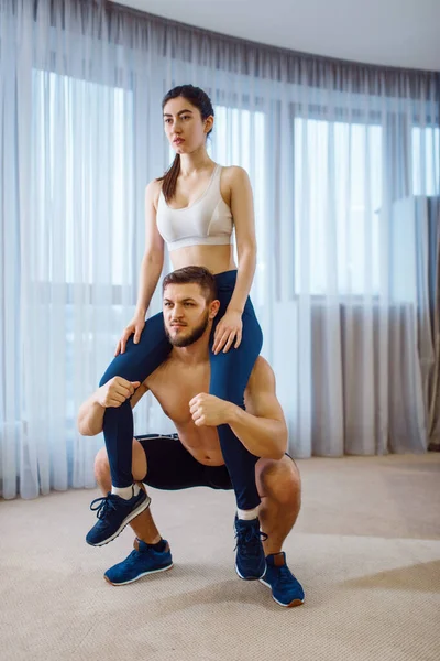 Aerobic Workout Van Mooi Liefdespaar Thuis Actieve Man Vrouw Sportkleding — Stockfoto