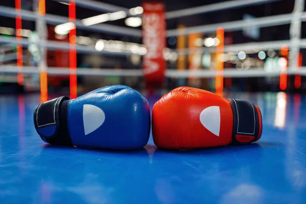 Pair Leather Boxing Gloves Ring Nobody Box Kickboxing Sport Concept — Stock Photo, Image