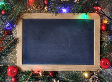 Noel dekorasyon çevreleyen, kayrak