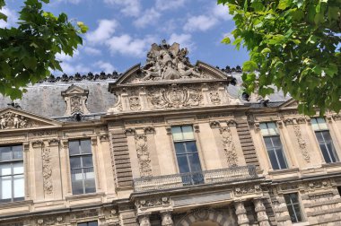 Paris 'teki Louvre Müzesi 