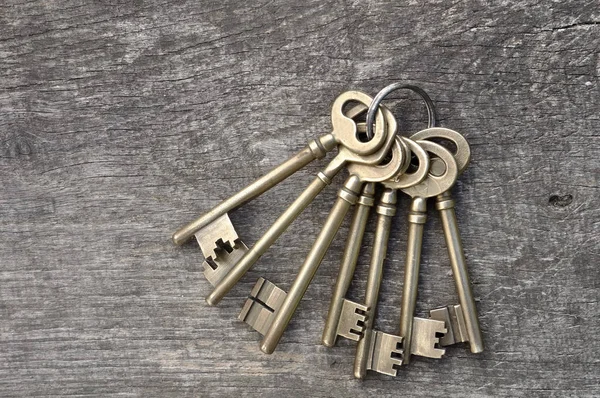 Old golden keys — Stock Photo, Image