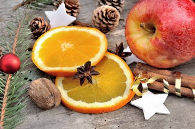 ANIS turuncu bir dilim üzerinde 