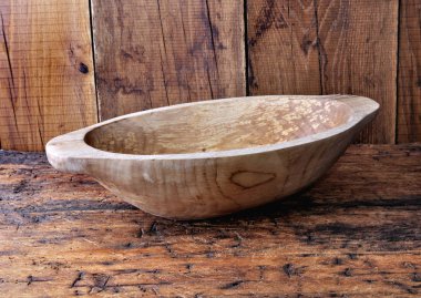 rustik tahta üzerinde ahşap kase 