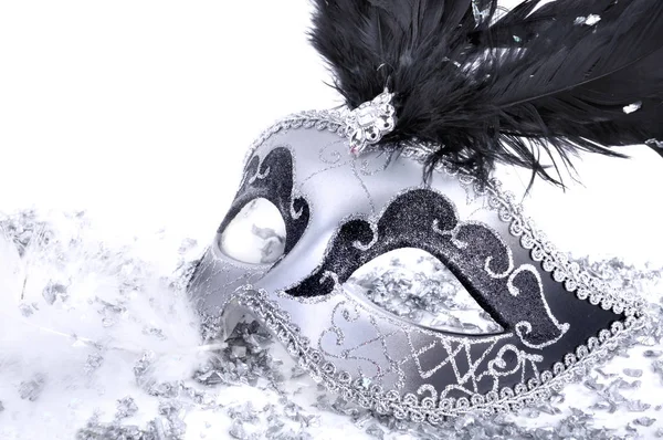 Karnawał Maska z czarne pióro — Zdjęcie stockowe