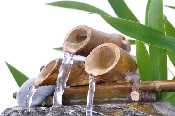Mała fontanna bambus — Zdjęcie stockowe