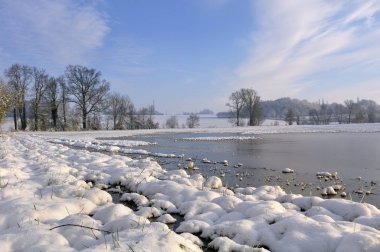  kar ve buzun içinde düz floodee