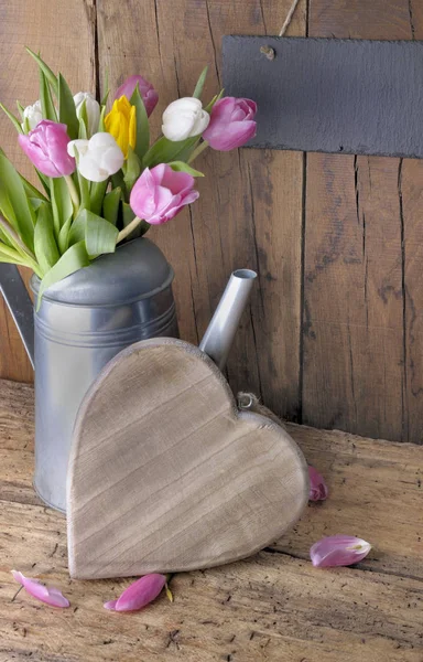 Fira kärleken med tulpaner — Stockfoto