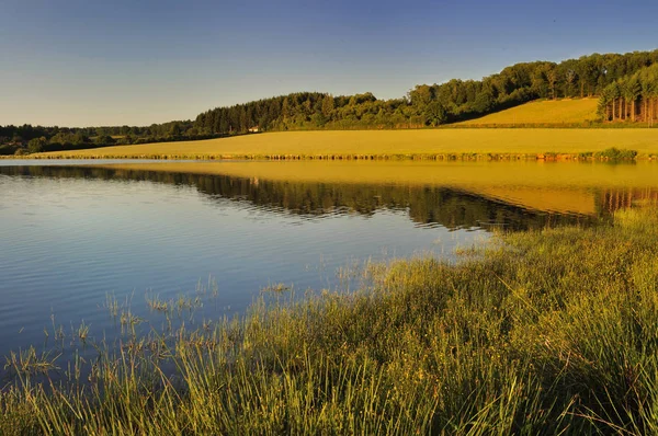 Lago al tramonto — Foto Stock