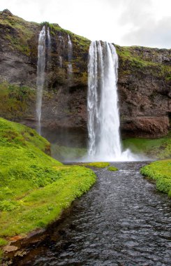 Sunset sırasında İzlanda Güzel Seljalandsfoss şelale, Avrupa