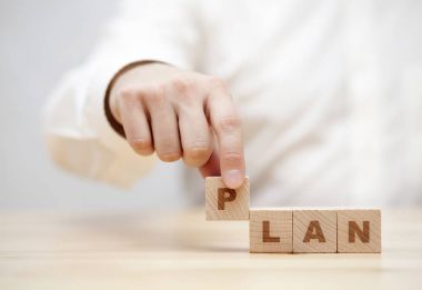 El ve Plan kelimesini Ahşap yapı taşları ile yapılmış 