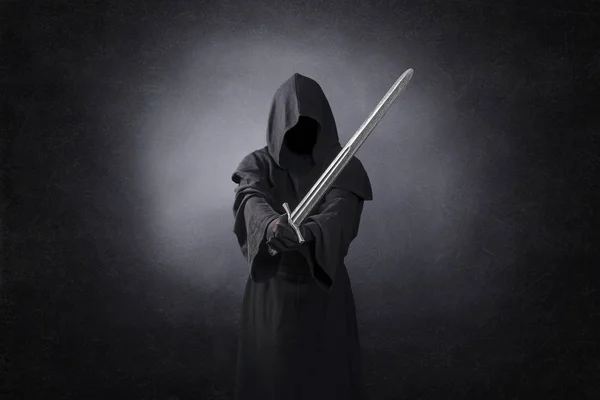 Figura Fantasmal Con Espada Medieval Oscuridad — Foto de Stock