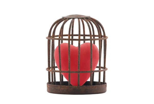 Coração Vermelho Preso Gaiola Enferrujada Retro Isolado Fundo Branco — Fotografia de Stock
