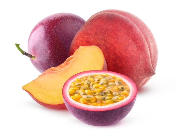 Geïsoleerde Vruchten Hele Gesneden Perzik Maracuya Fruit Geïsoleerd Witte Achtergrond — Stockfoto