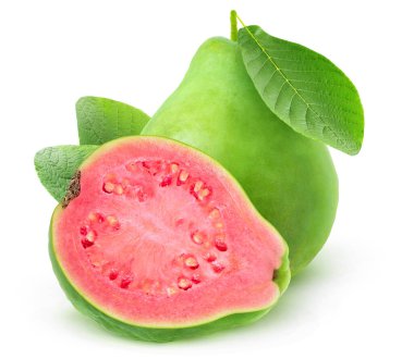 İzole edilmiş guava. Beyaz arka planda izole edilmiş bir buçuk pembe etli guaba meyvesi.