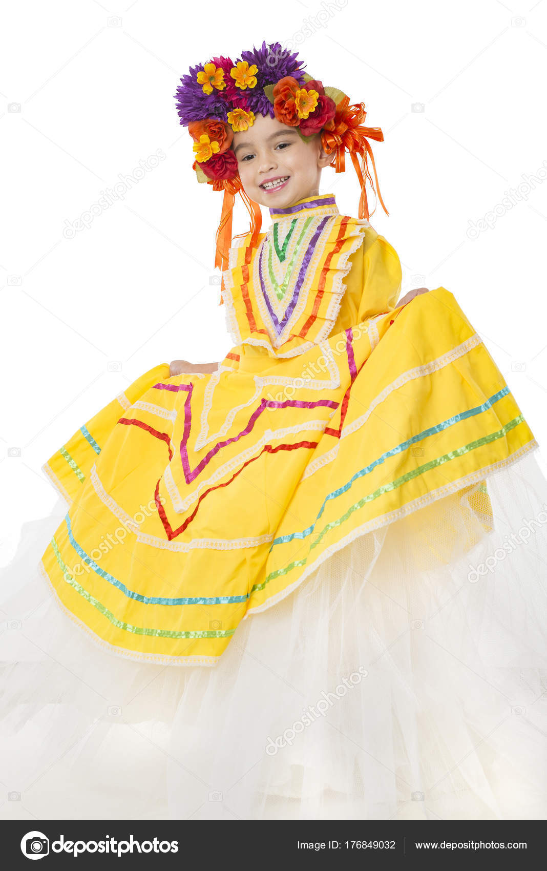 Tradicional vestido mexicano y pieza de pelo Foto de stock 176849032 shippee