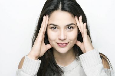 Güzel İspanyol kadın, kendine güvenen ifade portre portre