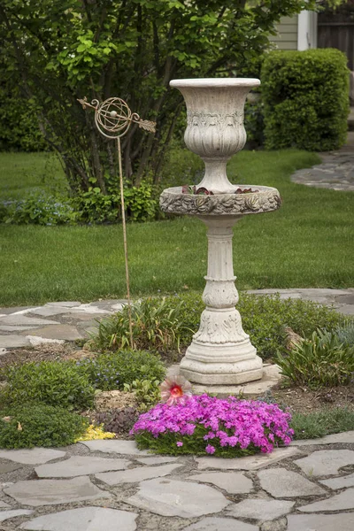 Fuente de jardín Imagen De Stock