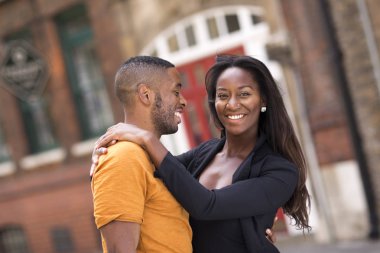 Mutlu Afro-Amerikan çifti 