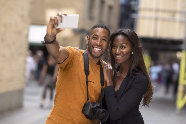 Young Couple Taking Selfie Together — Stock Photo, Image