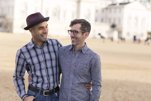 Homosexual Couple Showing Affection Each Other — Stock Photo, Image