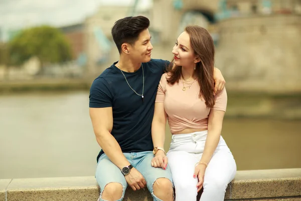 Glückliches Junges Paar London — Stockfoto