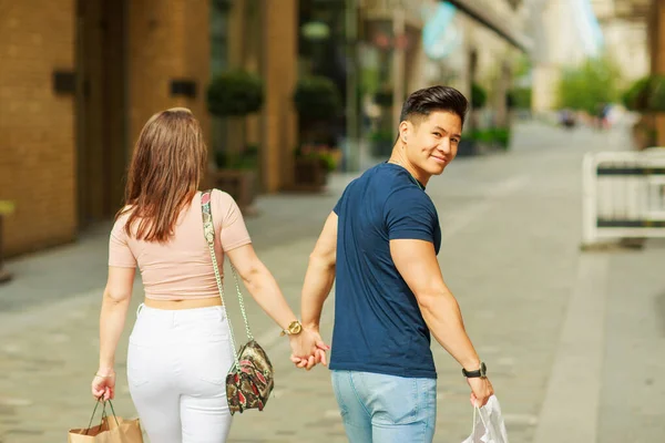 Guywalking His Girlfriend Looking Back — Stock Photo, Image