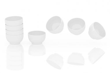 Uçan ve renkli Çin tabakları düşen kümesi