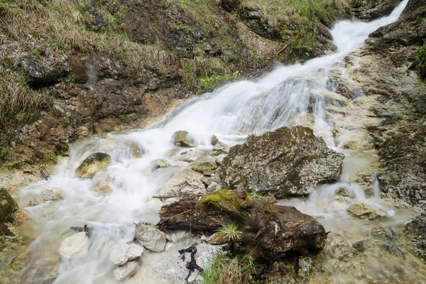 Kaskada mały wodospad w Np Mala Fatra, Słowacja — Zdjęcie stockowe