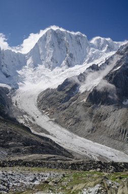 Grandes Jorasses tepe ve Leschaux buzul Alpleri'nde