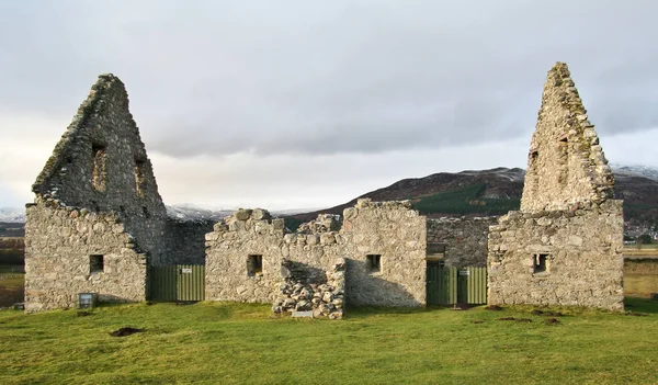 Eski bir kale, İskoçya kalıntıları