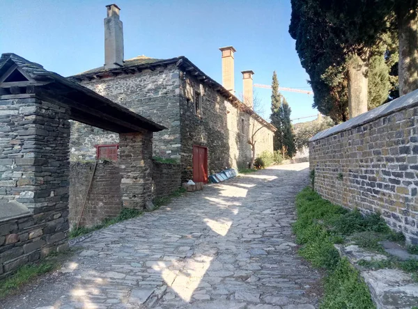 Vatopedi manastırının yakınındaki evler. Athos, Yunanistan