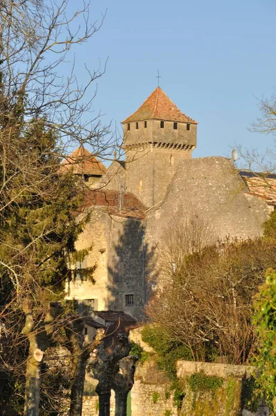 Beaumont-du-perigord: die erste befestigte Kirche — Stockfoto