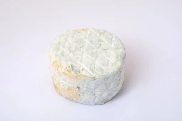 Gros Plan Sur Fromage Chèvre Sur Fond Blanc — Photo