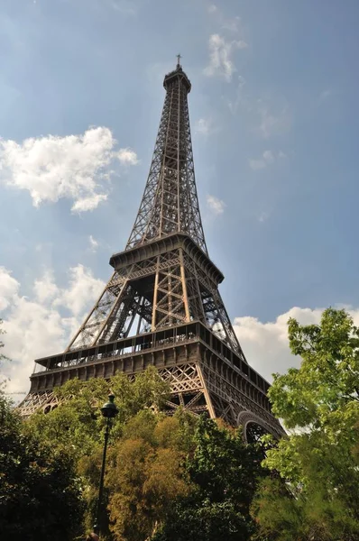 Памятник Парижу, Эйфелева башня — стоковое фото