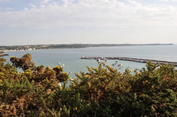 Erquy Harbor seen from headland — Stock Photo, Image