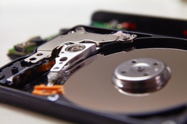 Sabit disk demonte. Bölüm-in pc, dizüstü bilgisayar