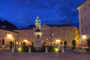 Mozart heykelinin Mozartplatz, Salzburg, Avusturya