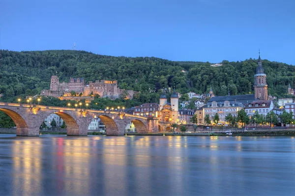 Oud kasteel en Carl-Theodor bridge, Heidelberg, Duitsland, Hdr — Stockfoto
