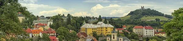 Calvario barroco y Banska Stiavnica, Eslovaquia — Foto de Stock